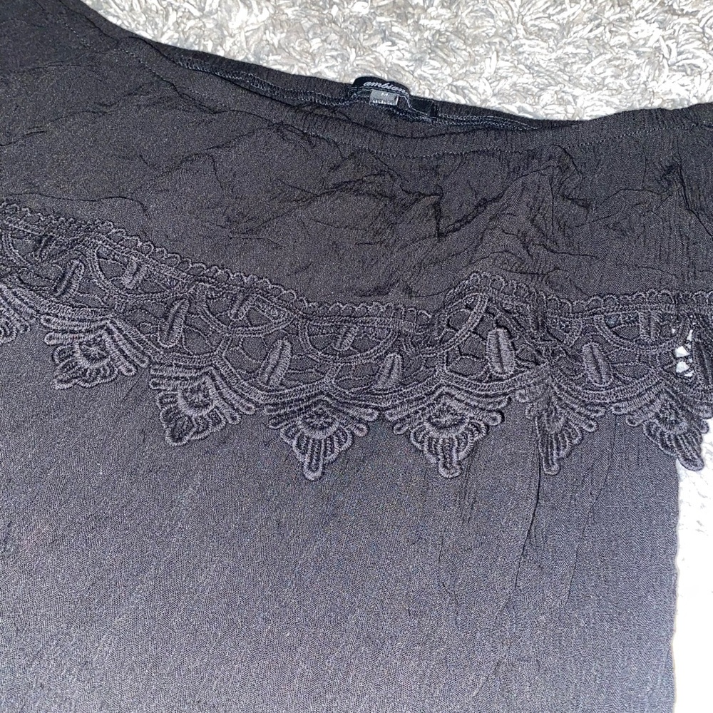 Size M top - Picture 3 of 4